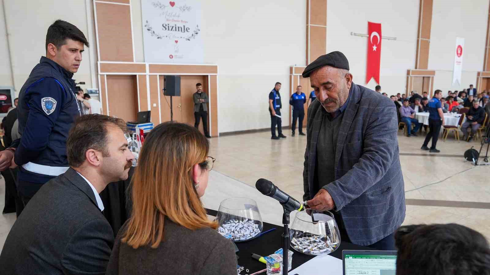 Kurban satış yerleri noter huzurunda kura ile belirlendi