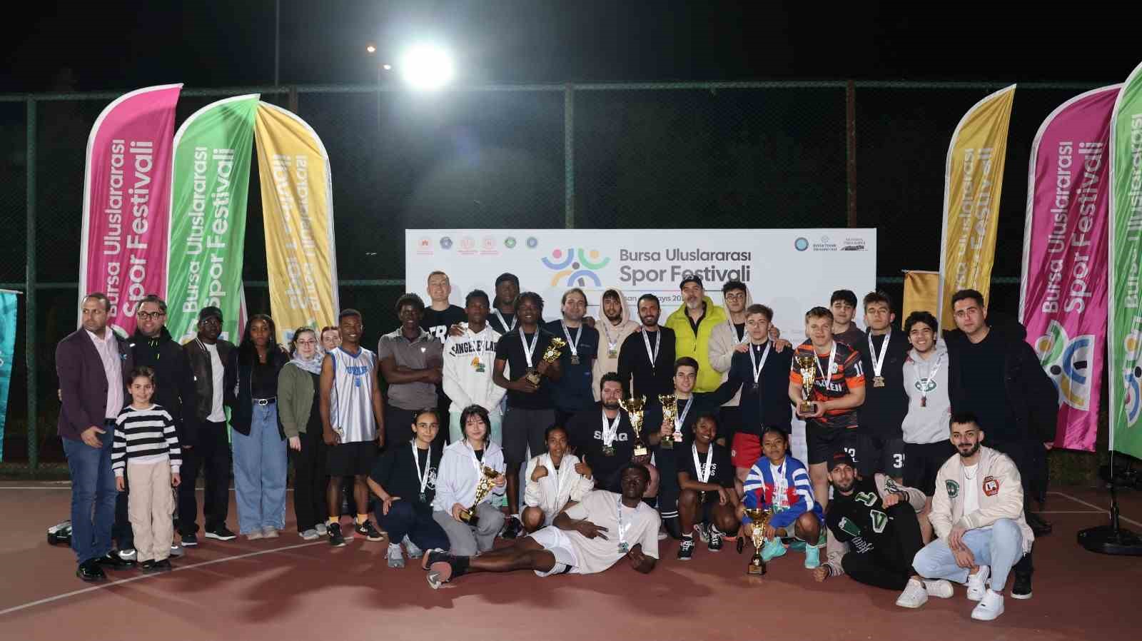 Bursa Uluslararası Spor Festivali’nde sokak basketbolu heyecanı
