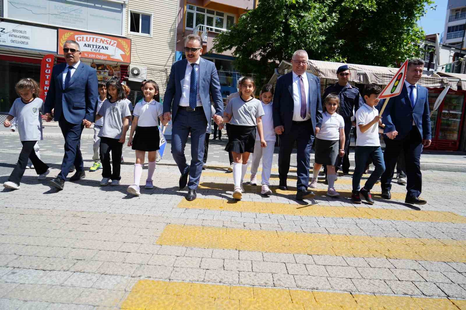 Edremit’te Trafik Haftası kutlandı