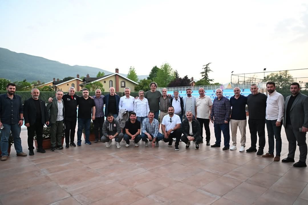 Derbent Spor’un 4 altyapı takımına 50 bin liralık destek