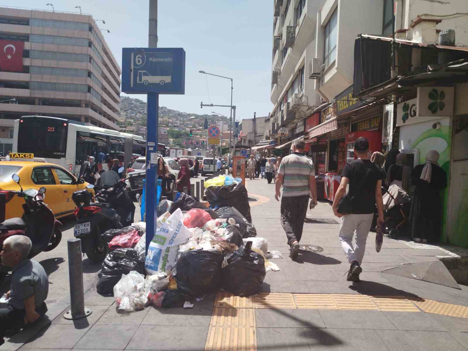 İzmir’in göbeğinde çöpten utanç manzarası
