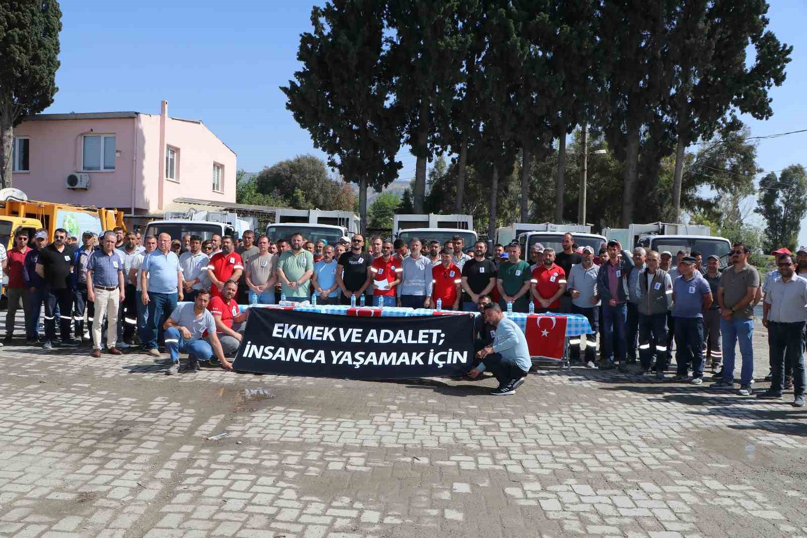 Kazada hayatını kaybeden belediye işçisi toprağa verildi
