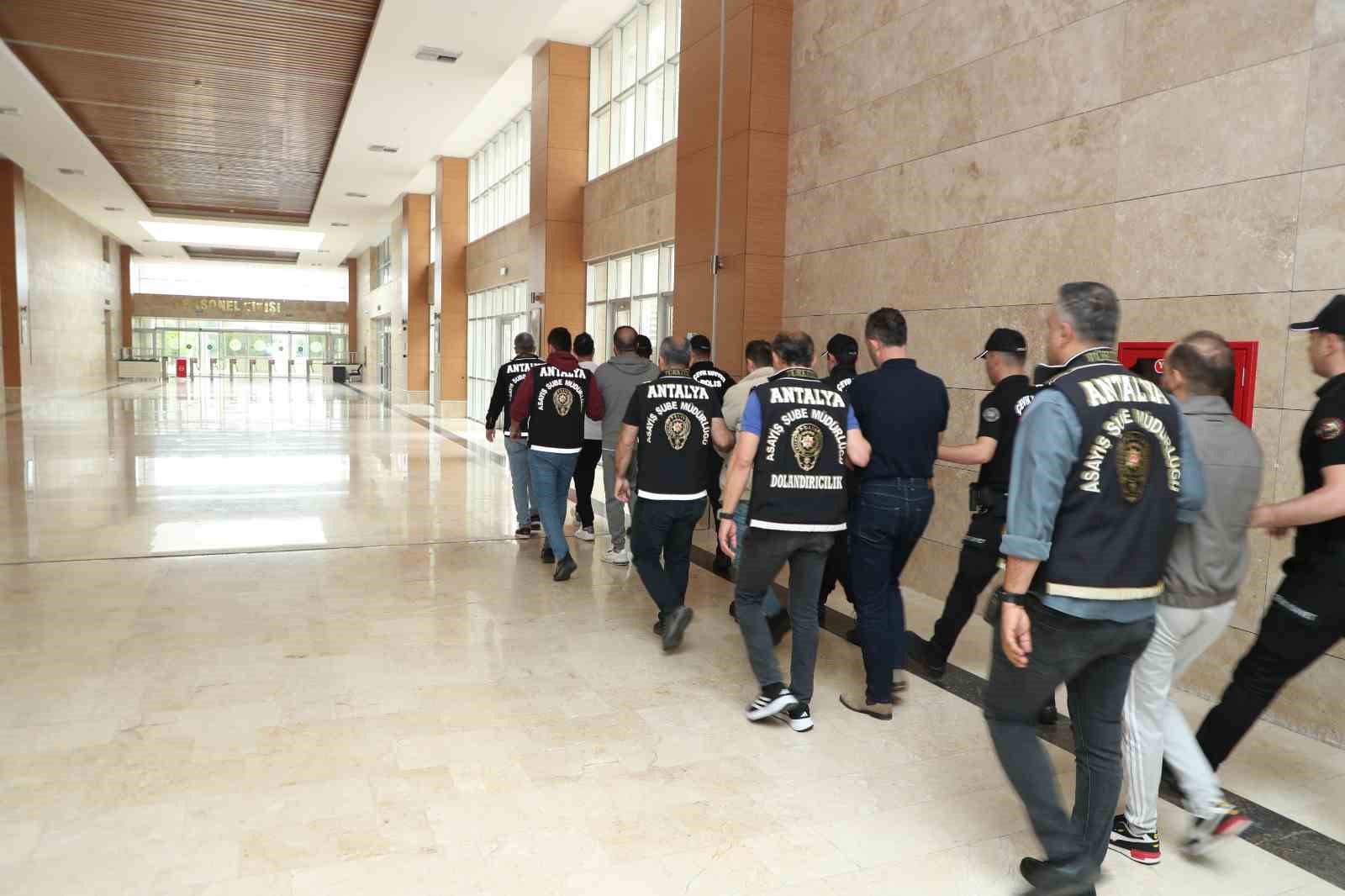 Filodan kiraladıkları ara&ccedil;ları internet &uuml;zerinden satarak dolandırıcılık yapan 10 ş&uuml;pheli yakalandı
