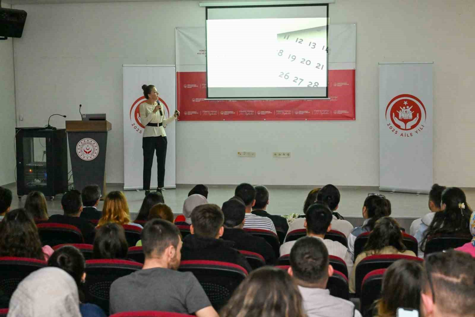 Vali Aktaş &rsquo;Evlenecek Gen&ccedil;lerin Desteklenmesi&rsquo; projesi a&ccedil;ılışına katıldı
