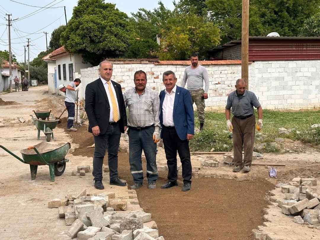 İncirliova Belediyesi’nden ücretsiz yol tamiratı desteği