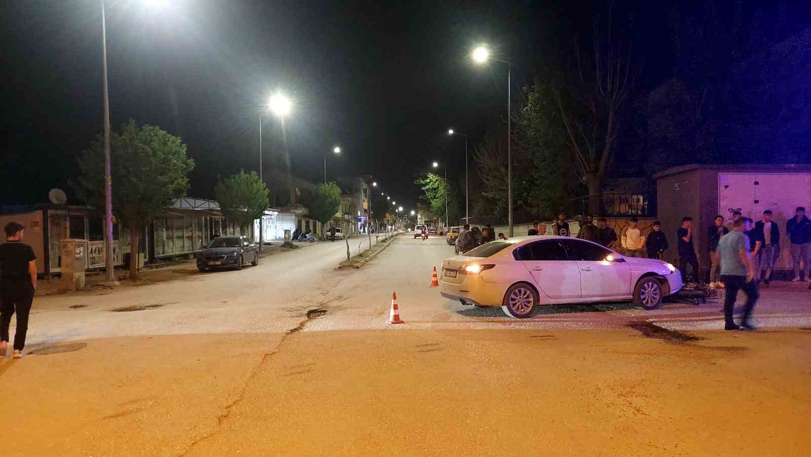 Otomobil ile motosiklet &ccedil;arpıştı: 2 yaralı
