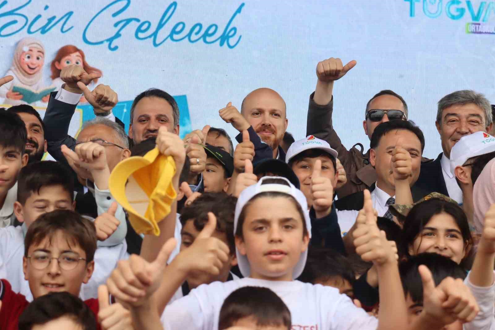 T&Uuml;GVA Y&uuml;ksek İstişare Kurulu &Uuml;yesi Bilal Erdoğan: "Bu milletin ayağa kalkması lazım ve bunu başaracak olan gen&ccedil;lerdir"
