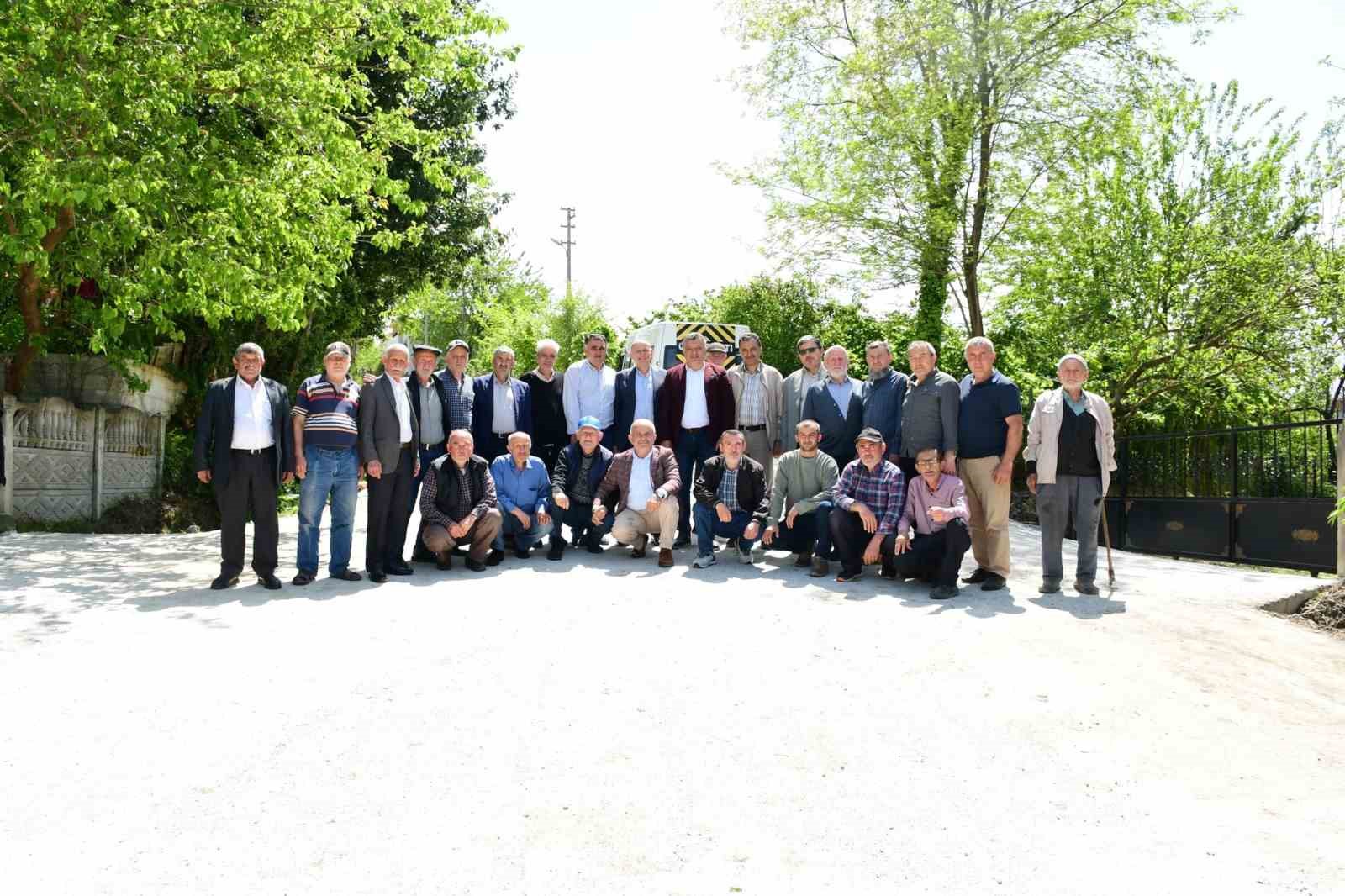 Mahalleliden yol yapımına yemekli teşekkür