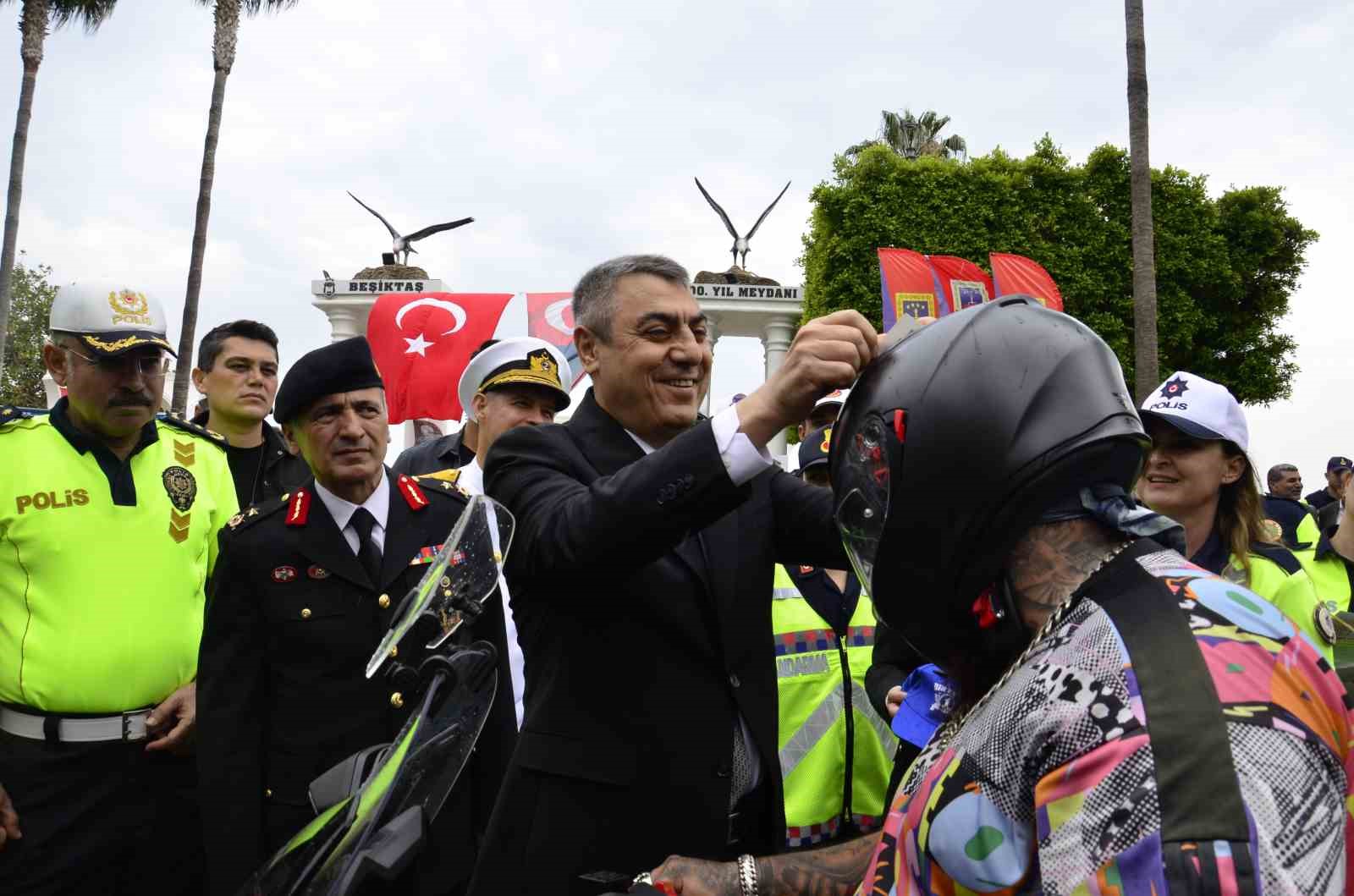 Vali Toros: "Trafiğin, hepimizin ortak sorumluluğu olduğunu bilmeliyiz"