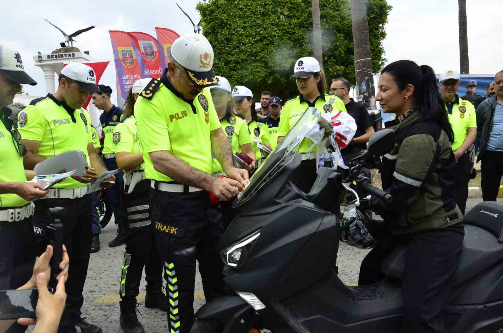 Vali Toros: "Trafiğin, hepimizin ortak sorumluluğu olduğunu bilmeliyiz"
