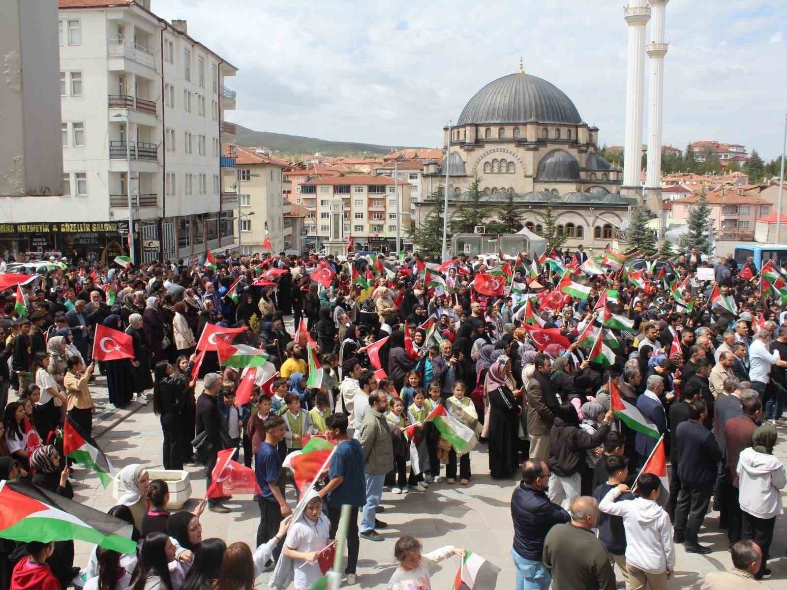 Akdağmadeni&rsquo;nde Filistin&rsquo;e destek y&uuml;r&uuml;y&uuml;ş&uuml; d&uuml;zenlendi

