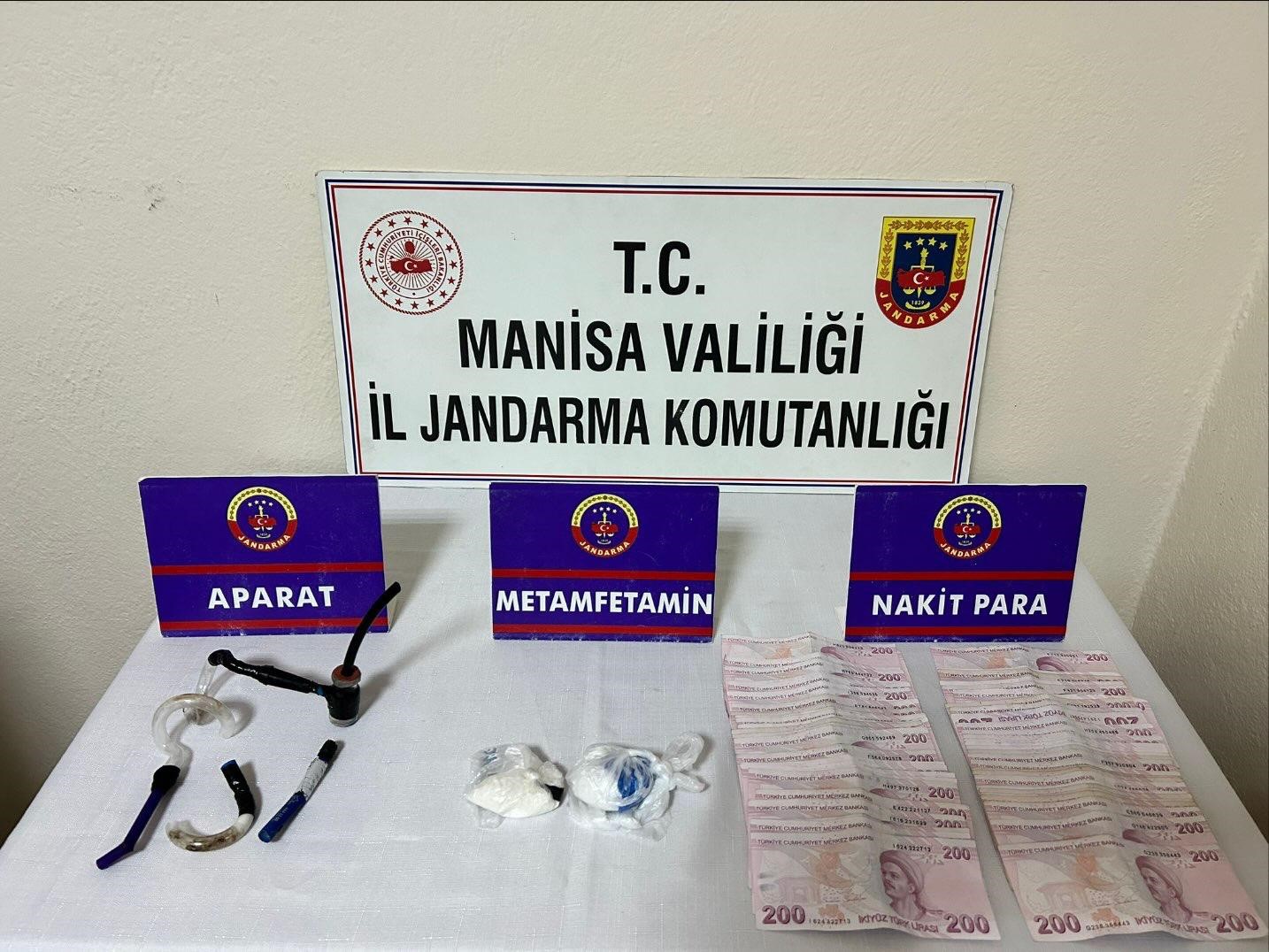 Uyuşturucu tacirleriyle m&uuml;cadele t&uuml;m hızıyla devam ediyor
