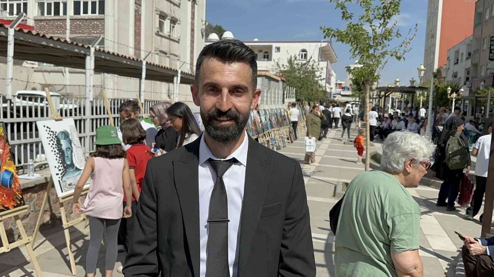 Öğrenciler Gazze’deki acıyı ve direnişi tuvale yansıttı
