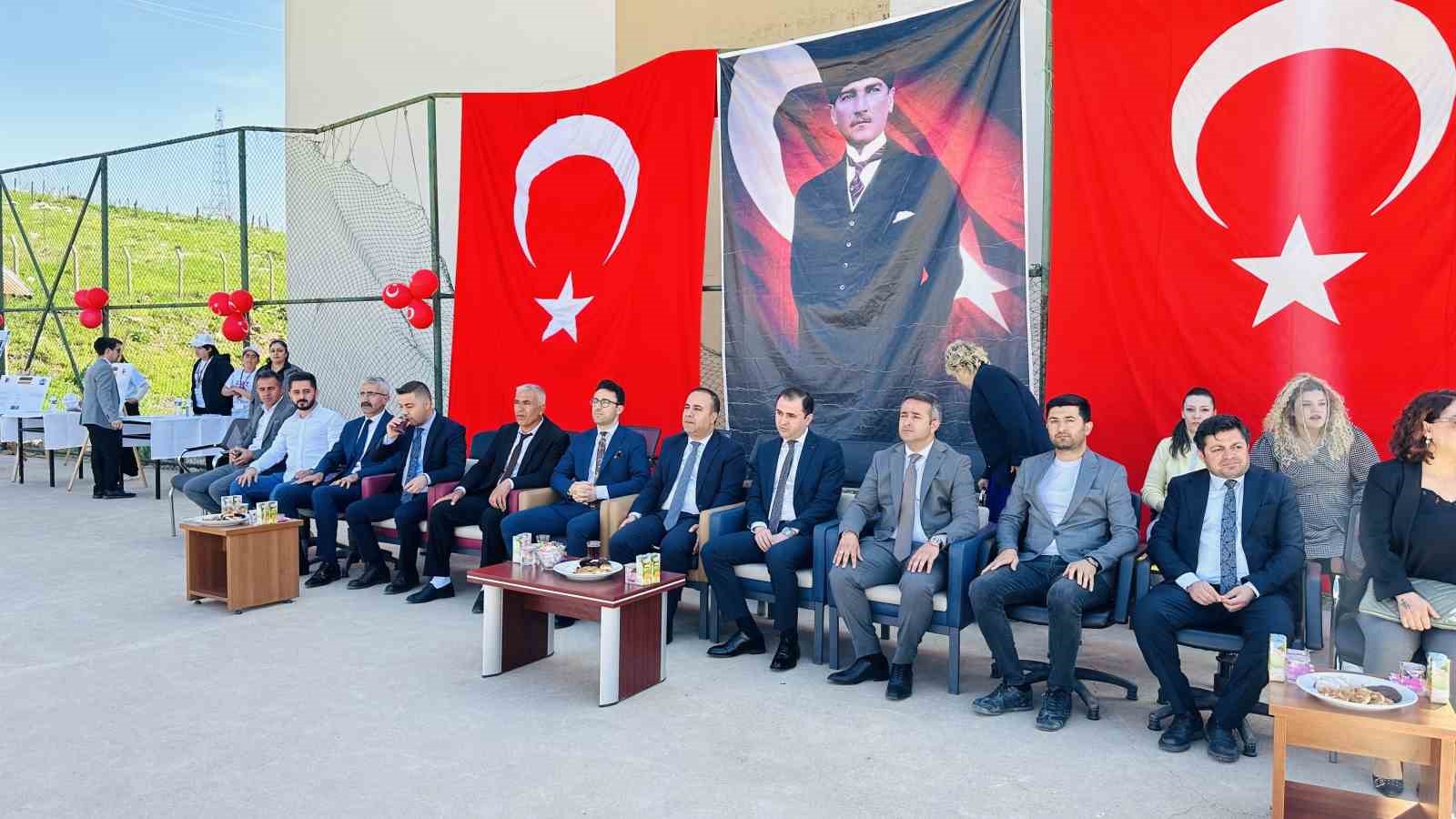 Cilo’nun zirvesinden esen ilham rüzgarı: TÜBİTAK 4006 Bilim Fuarı Cilo’nun eteklerinde düzenlendi
