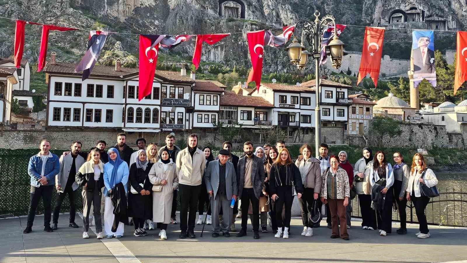 KBÜ Mimarlık öğrencileri Tokat ve Amasya’da yapıları yerinde inceledi