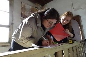 KB&Uuml; Mimarlık &ouml;ğrencileri Tokat ve Amasya&rsquo;da yapıları yerinde inceledi
