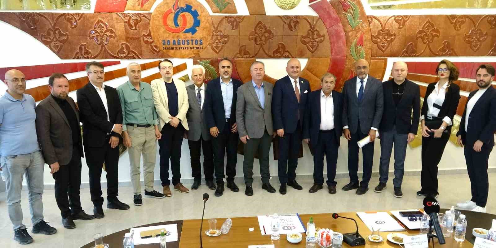 K&uuml;tahya&rsquo;da &rsquo;30 Ağustos OSB Genel Kurulu Toplantısı&rsquo; yapıldı, yeni d&ouml;nem i&ccedil;in hedefler belirlendi
