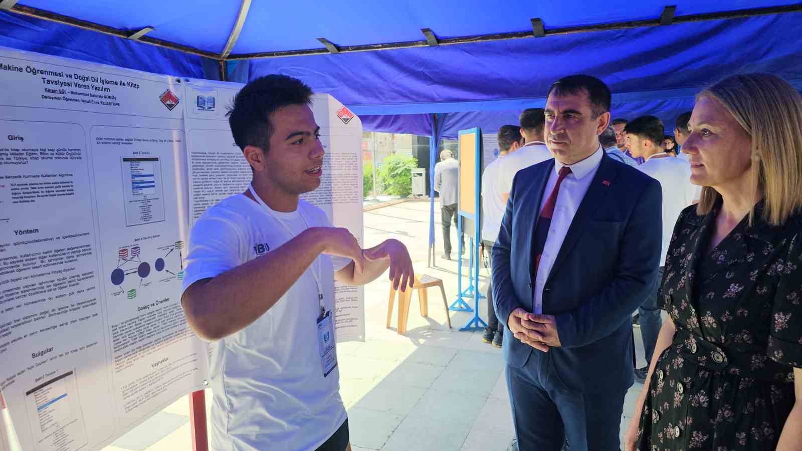 Aydın’ın seçkin liseleri "Eğitimde Dijitalleşme" sergisini Nazilli’de gerçekleştirdi