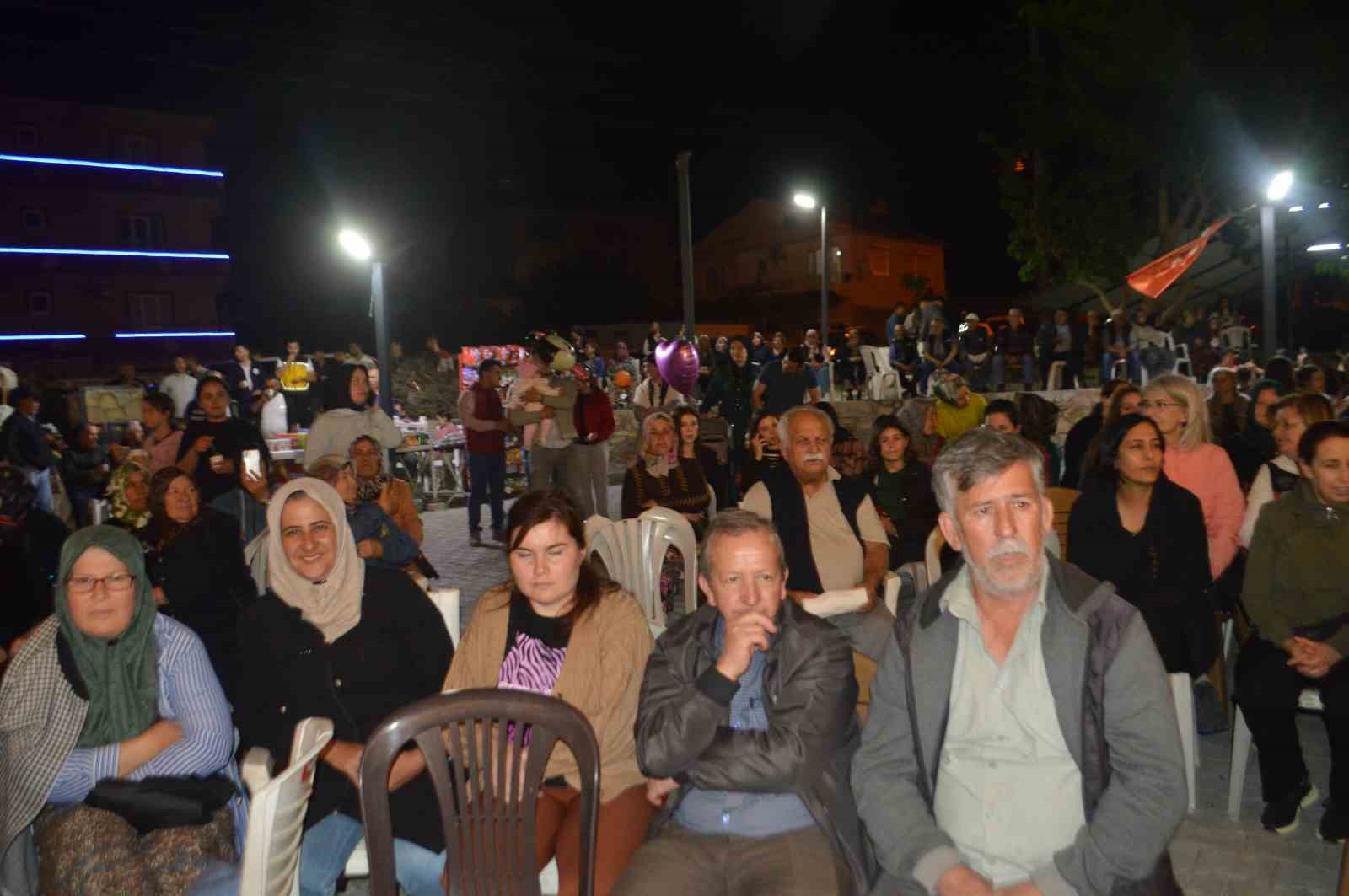 Gömeç’te 4. Ulubeyler Yağlı Pehlivan Güreşleri öncesi türkü gecesi