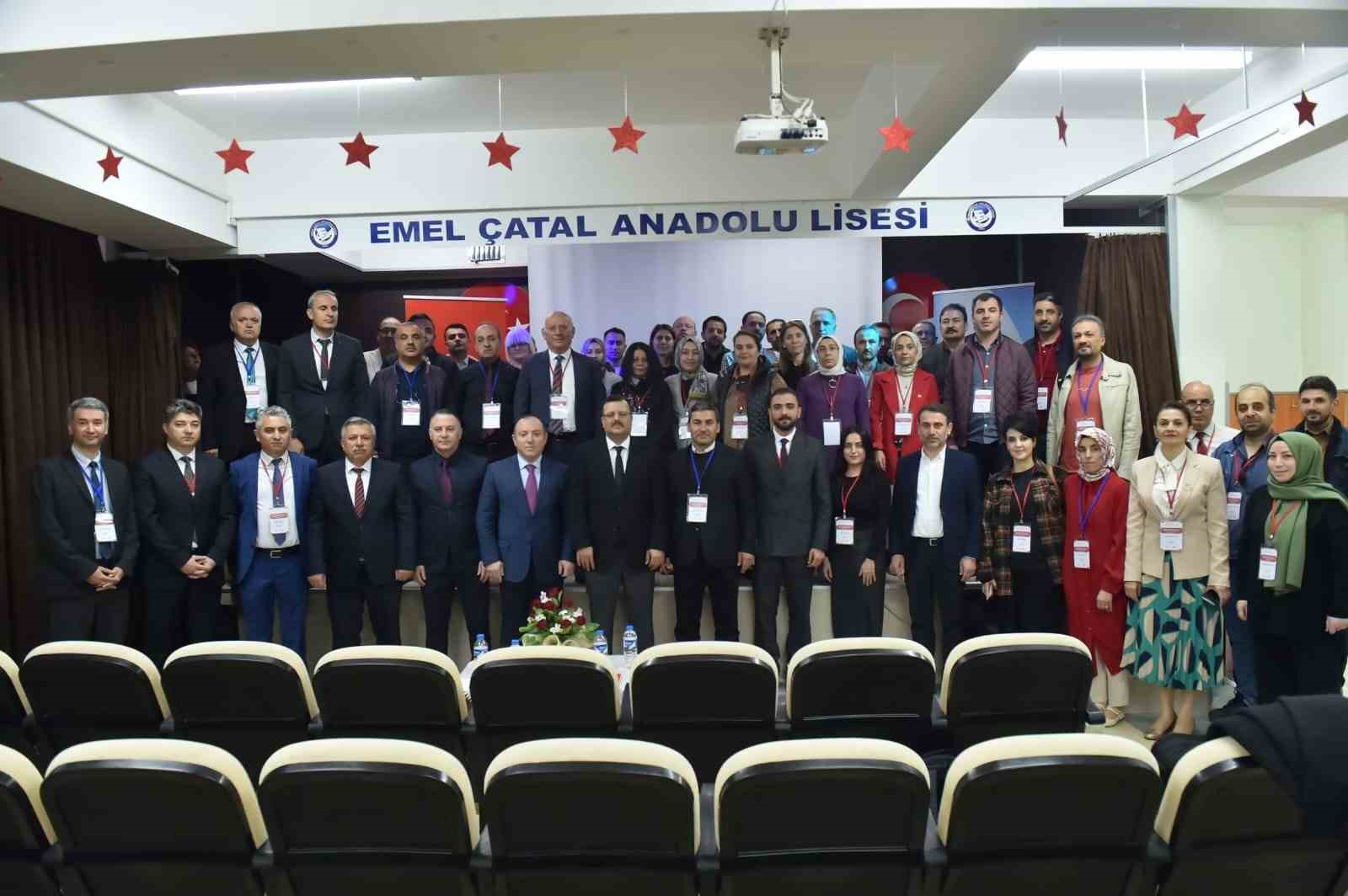 Erzurum’da ‘Öğretmenlerin bakış açısıyla eğitimde öne çıkan konular’ çalıştayı