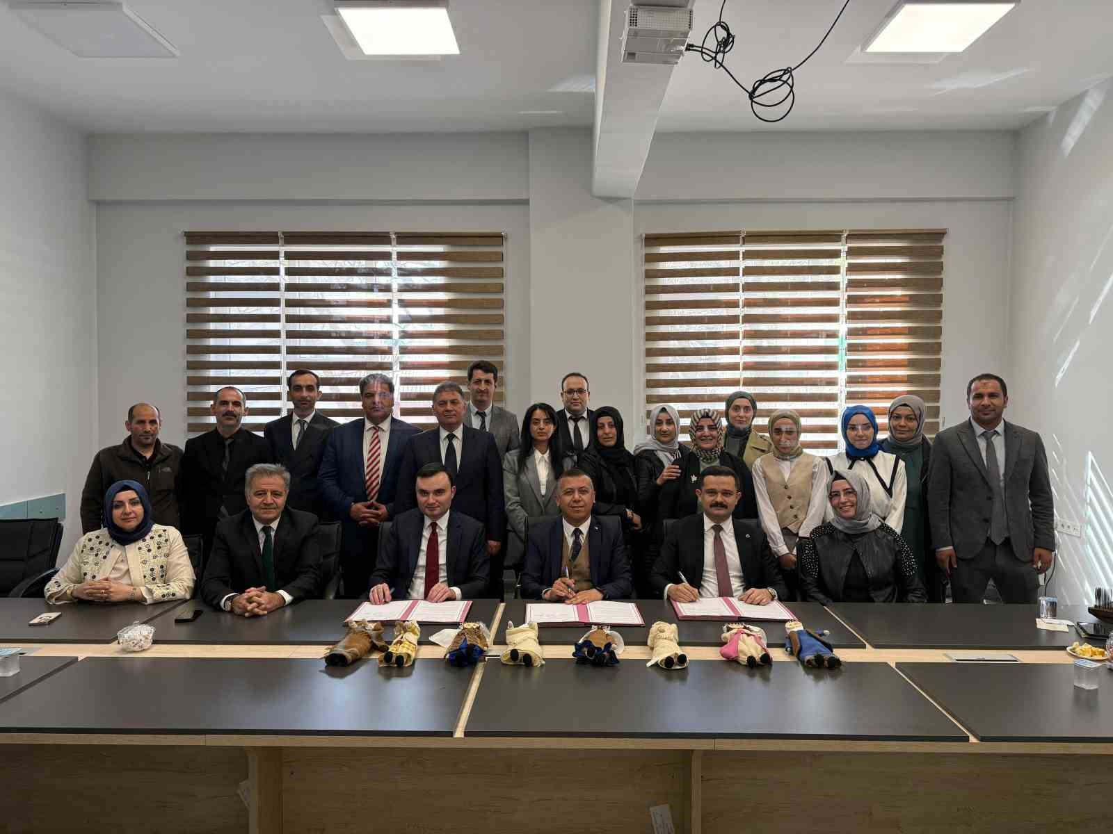 Ehram, bez bebeklerle geleceğe taşınacak