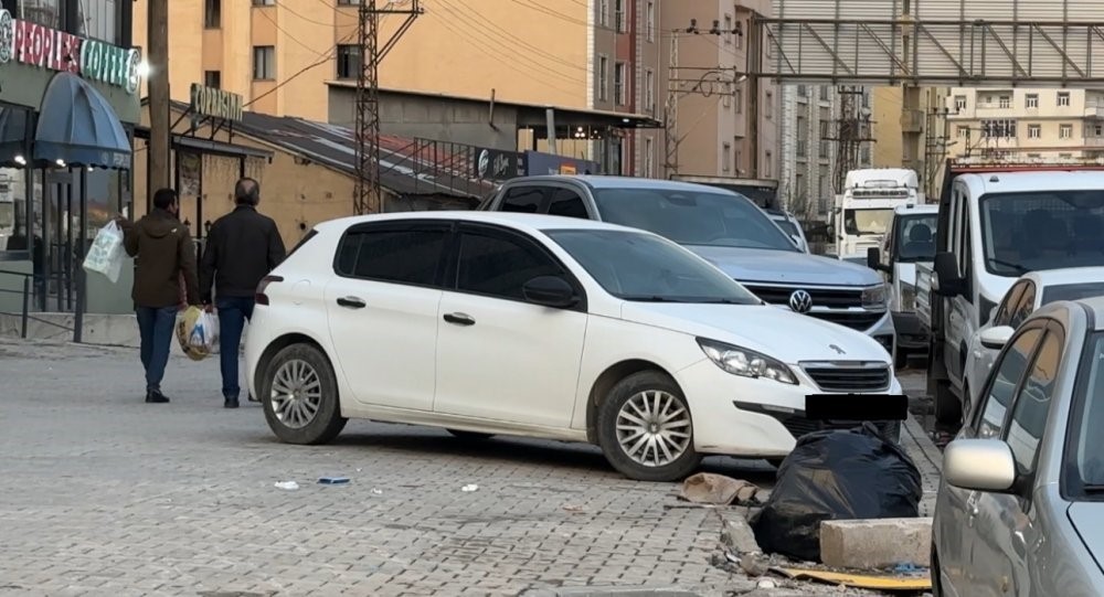 Yüksekova’da park sorunu