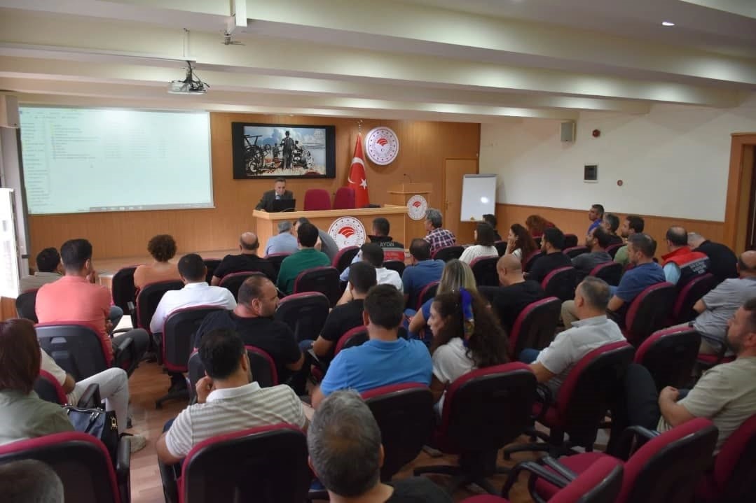 Aydın’da veterinerlere ’numune alma’ eğitimi verildi