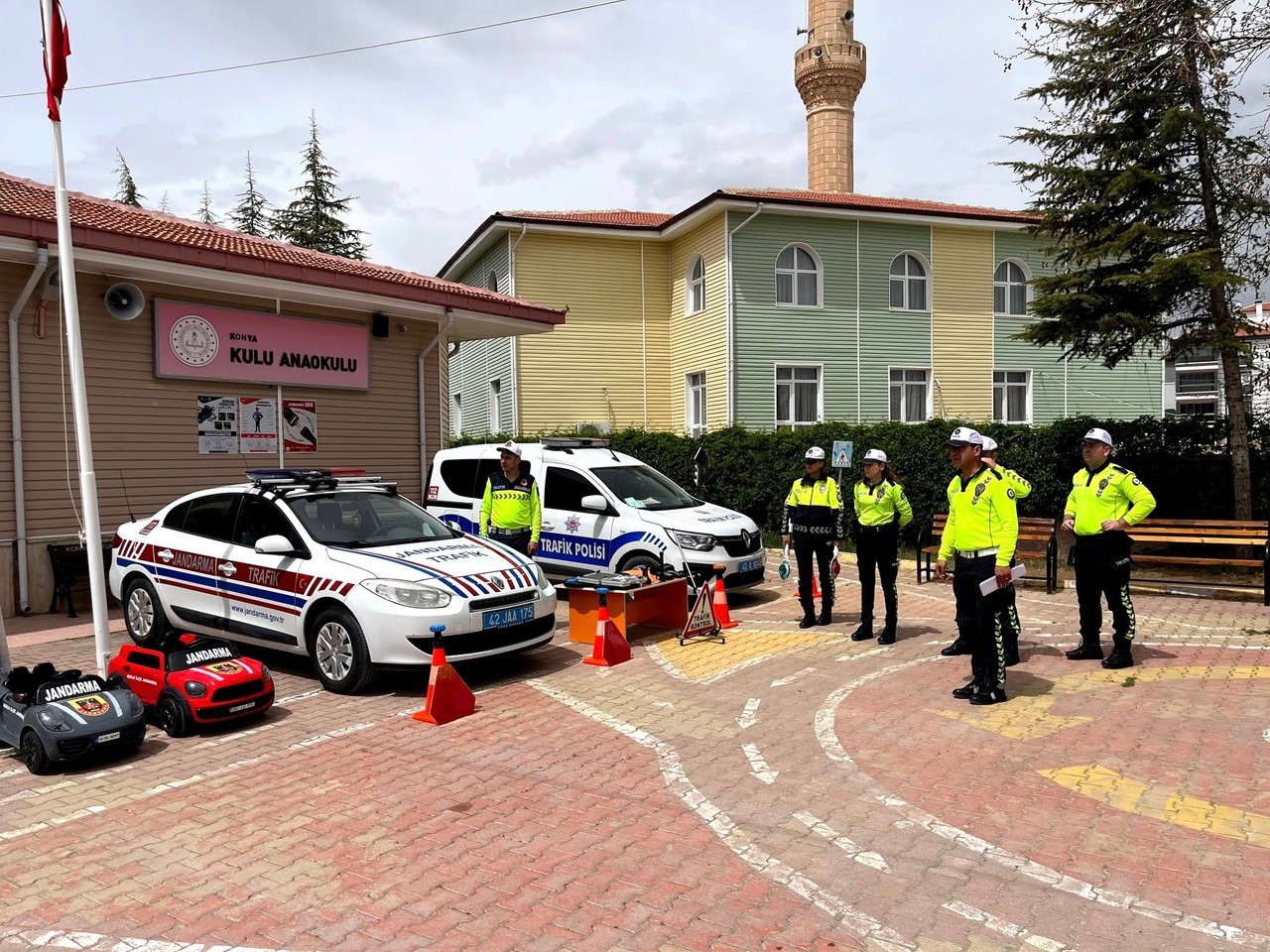Kulu&rsquo;da anaokulu &ouml;ğrencilerine trafik g&uuml;venliği eğitimi
