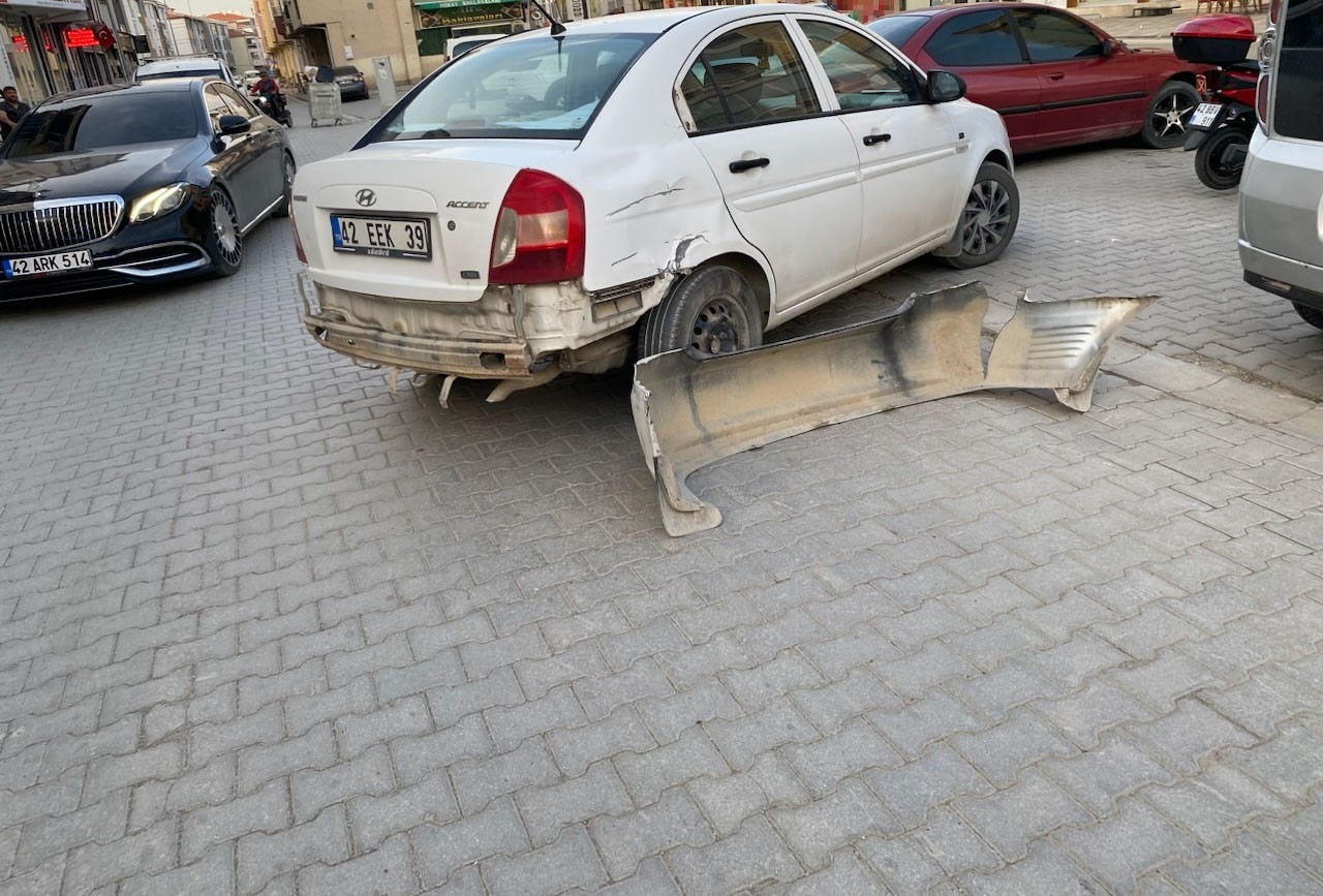 Kulu&rsquo;da otomobille &ccedil;arpışan motosikletli yaralandı
