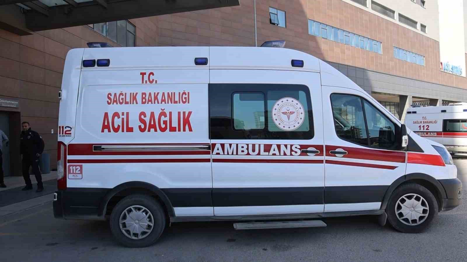 Elazığ’da 4 kişi içtikleri sütlü kahveden zehirlendi