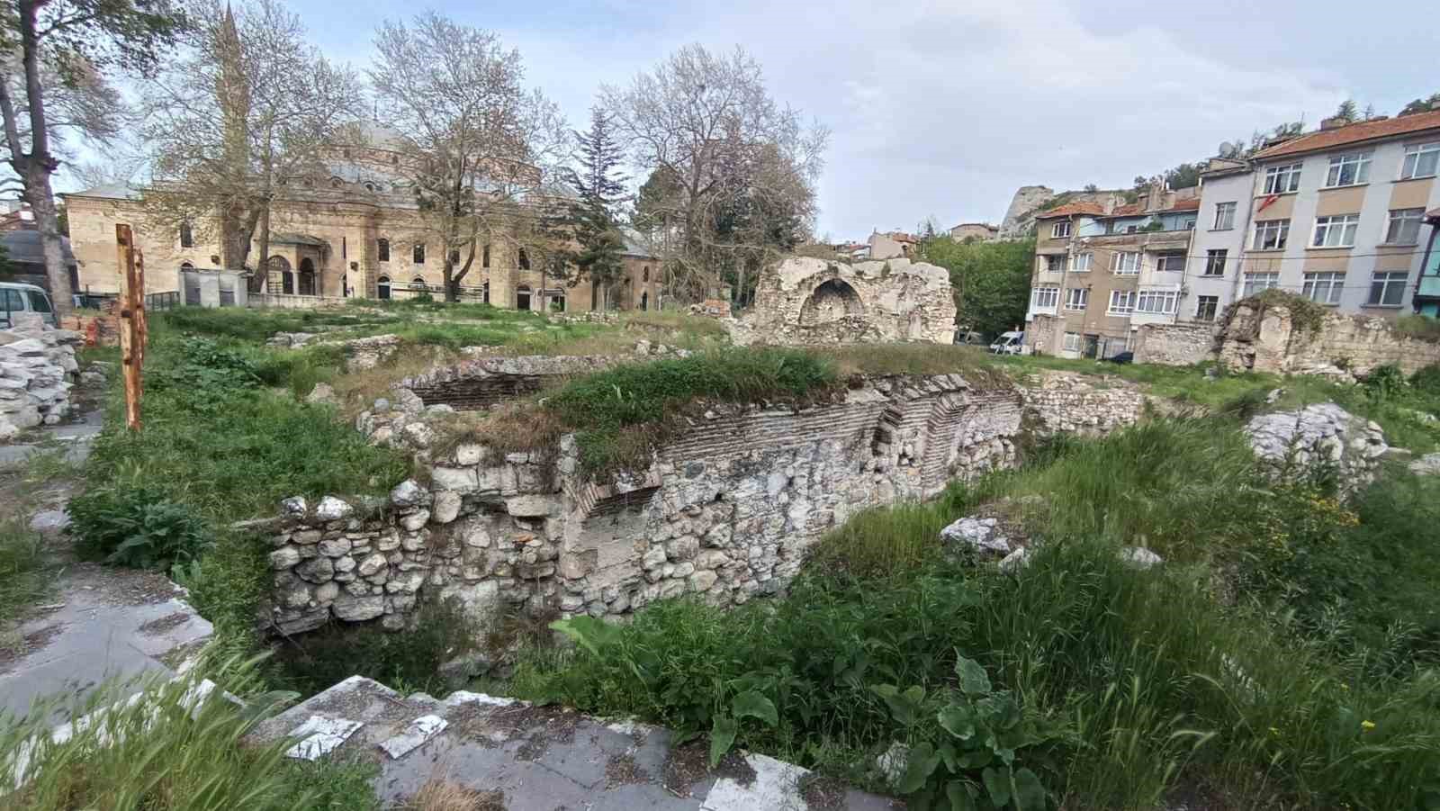 Kütahya’da Süleyman Şah Hamamı 9 yıldır restore edilmeyi bekliyor
