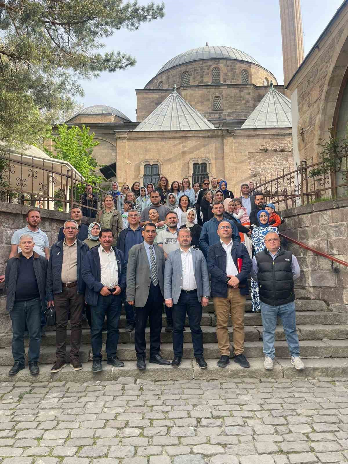 &Ouml;ğretmenler kentin k&uuml;lt&uuml;r ve tarihiyle buluşturuldu
