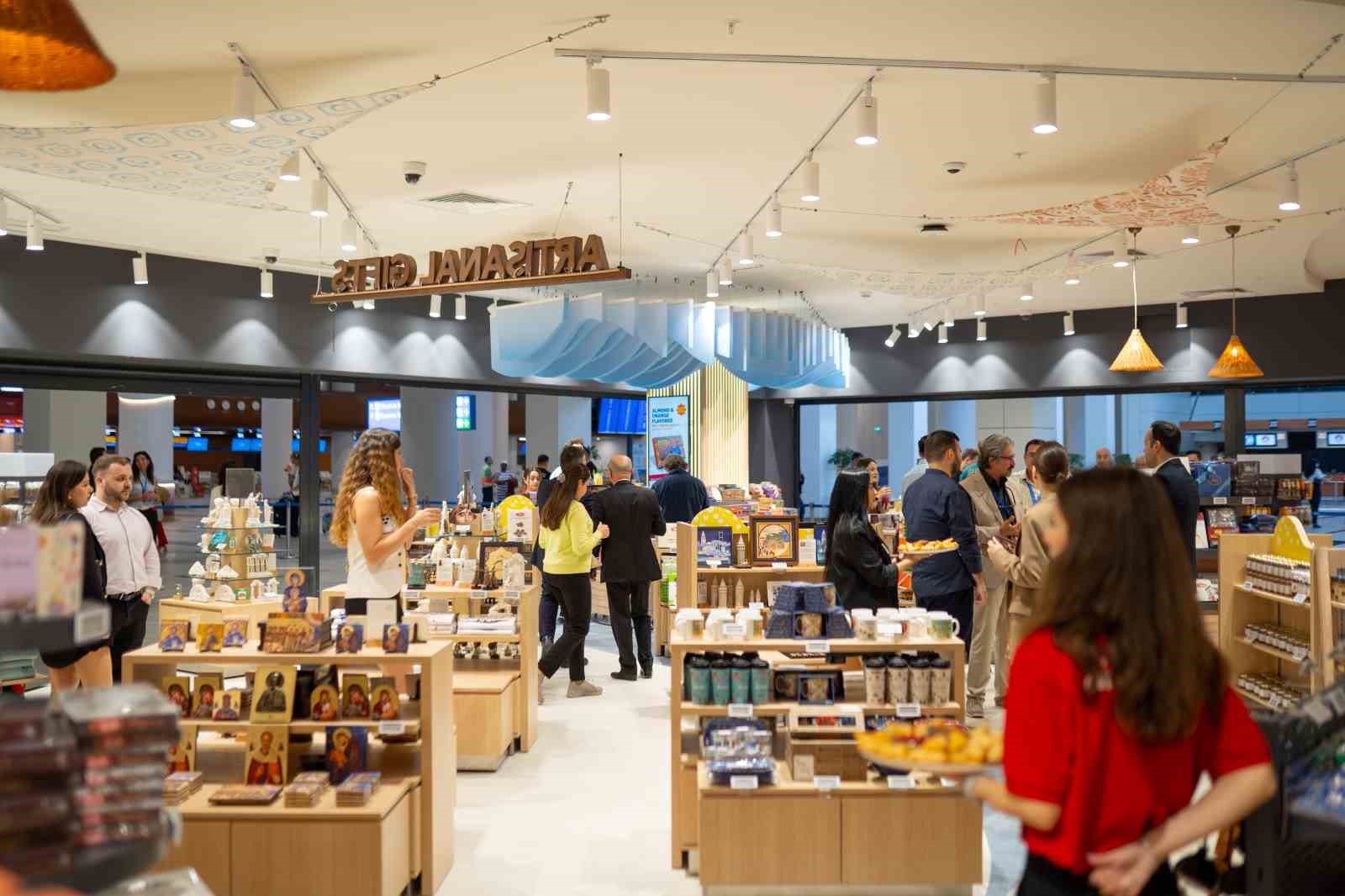 Türkiye’nin ilk Relay mağazası Antalya Havalimanı’nda