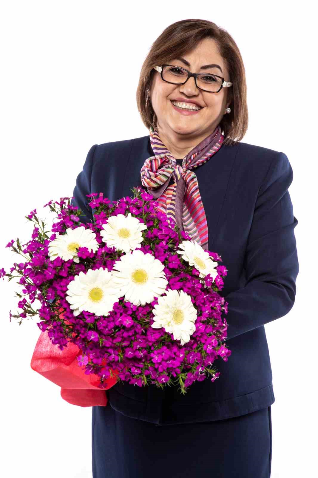 Şahin: "Anne, sevginin vücut bulmuş halidir"