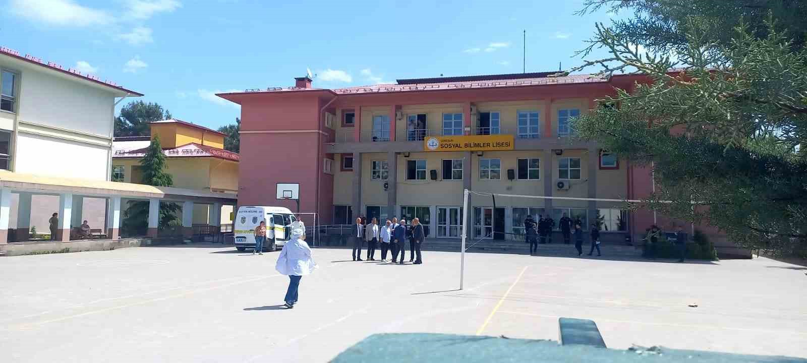 Giresun’da lisede cinayet: 2 ölü
