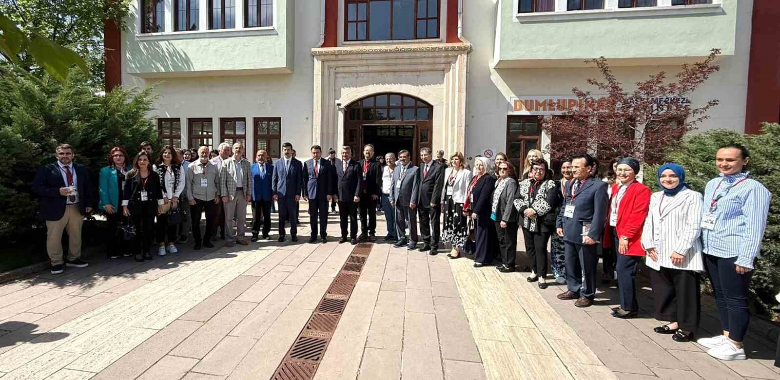 DPÜ Rektörü Prof. Dr. Süleyman Kızıltoprak: "Dilimiz var oldukça biz de varız"