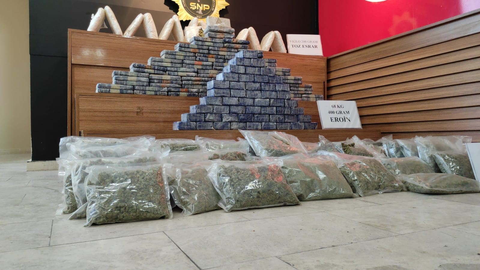 Şanlıurfa&rsquo;da 101 kilogram uyuşturucu ele ge&ccedil;irildi
