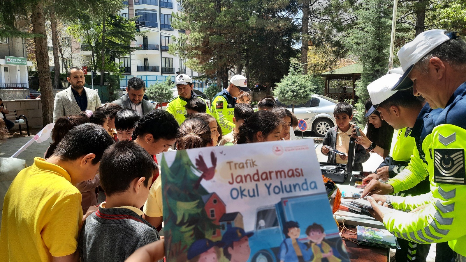 Bozkır&rsquo;da ilkokul &ouml;ğrencilerine trafik eğitimi
