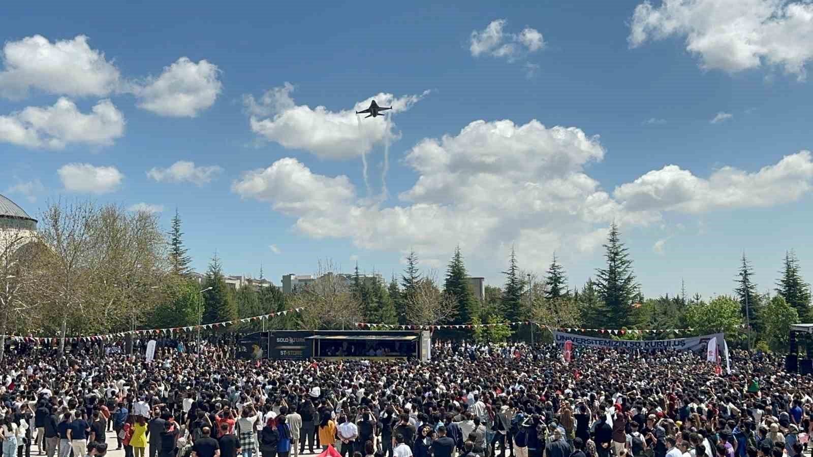 Elazığ&rsquo;da SOLOT&Uuml;RK g&ouml;sterisi nefes kesti
