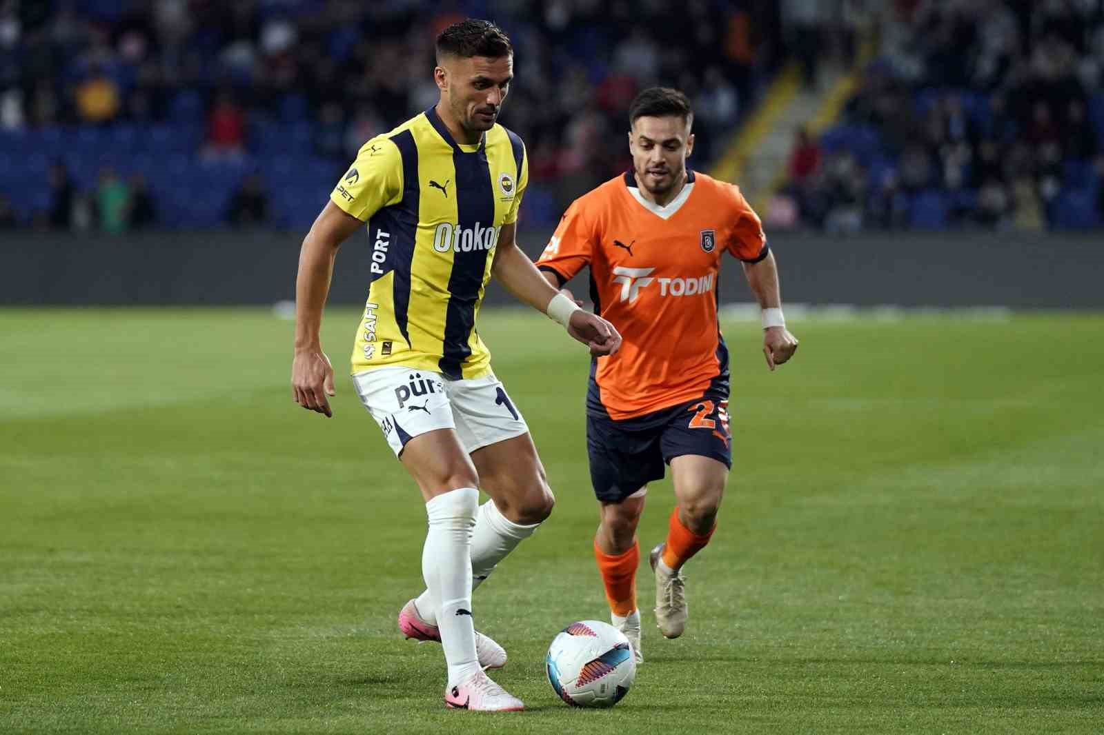 Trendyol Süper Lig: RAMS Başakşehir: 0 - Fenerbahçe: 0 (Maç devam ediyor)
