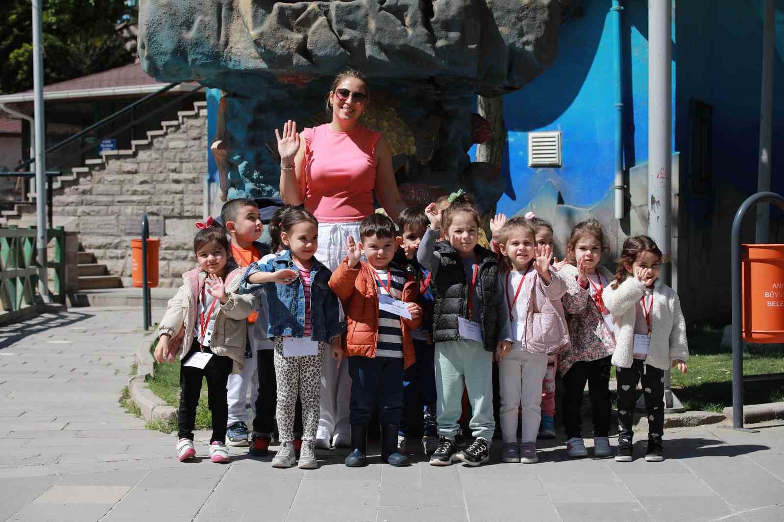 Minikler Evcil Hayvan Parkı&rsquo;nı gezdi
