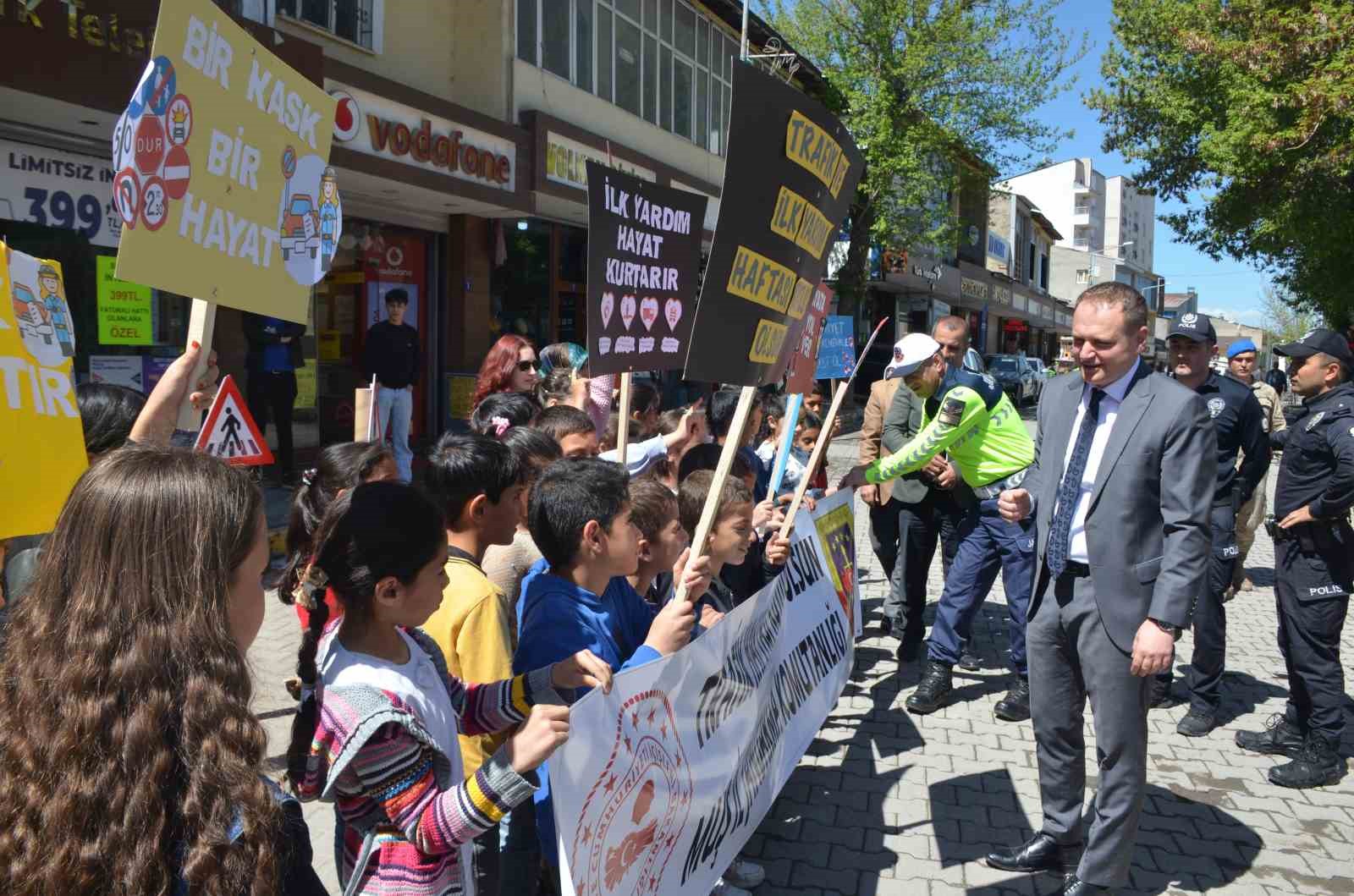 Bulanık’ta ‘Trafik Güvenliği Haftası’ etkinliği