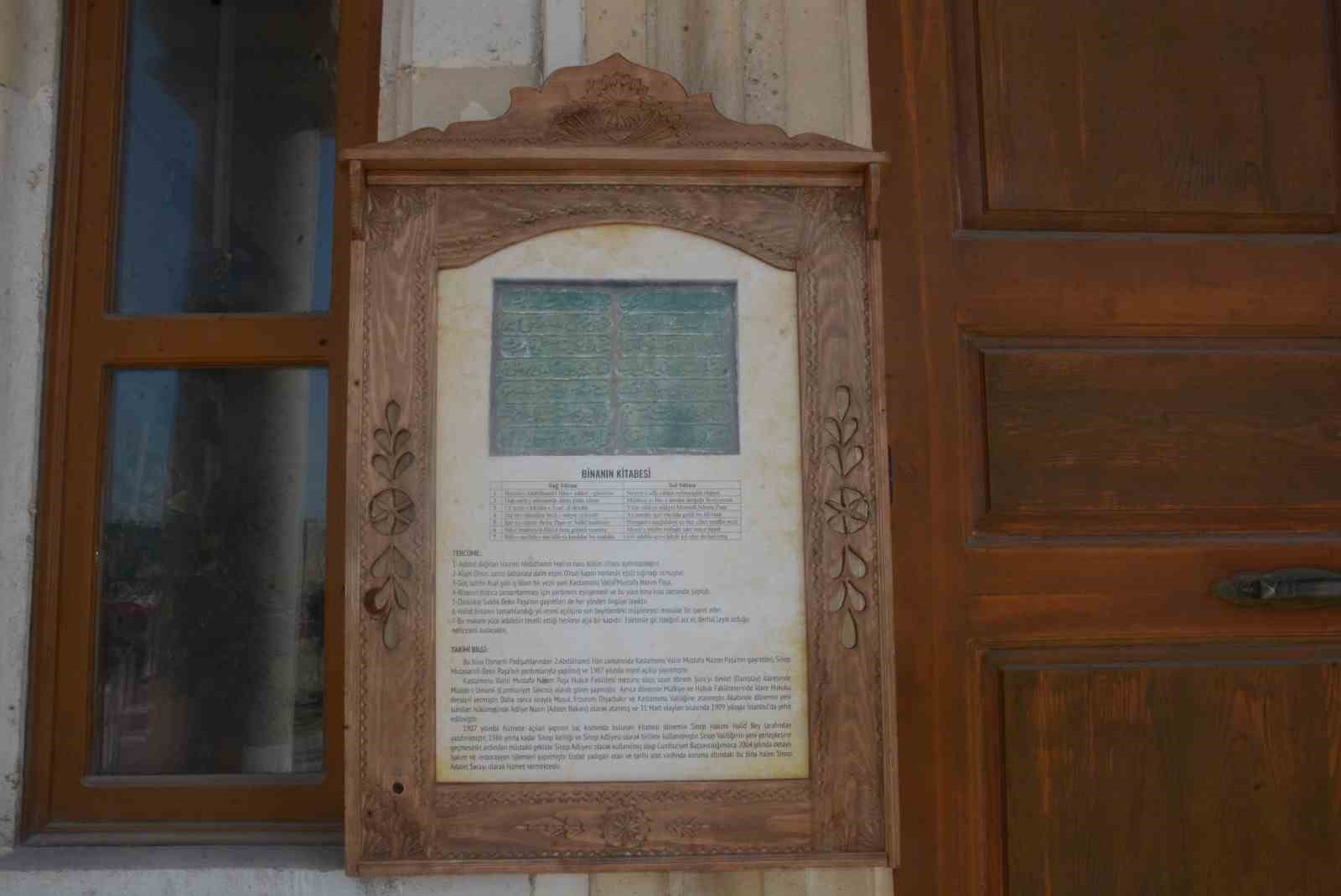 Sinop Adliyesi&rsquo;nin tarihi kitabesi g&uuml;n y&uuml;z&uuml;ne &ccedil;ıkarıldı
