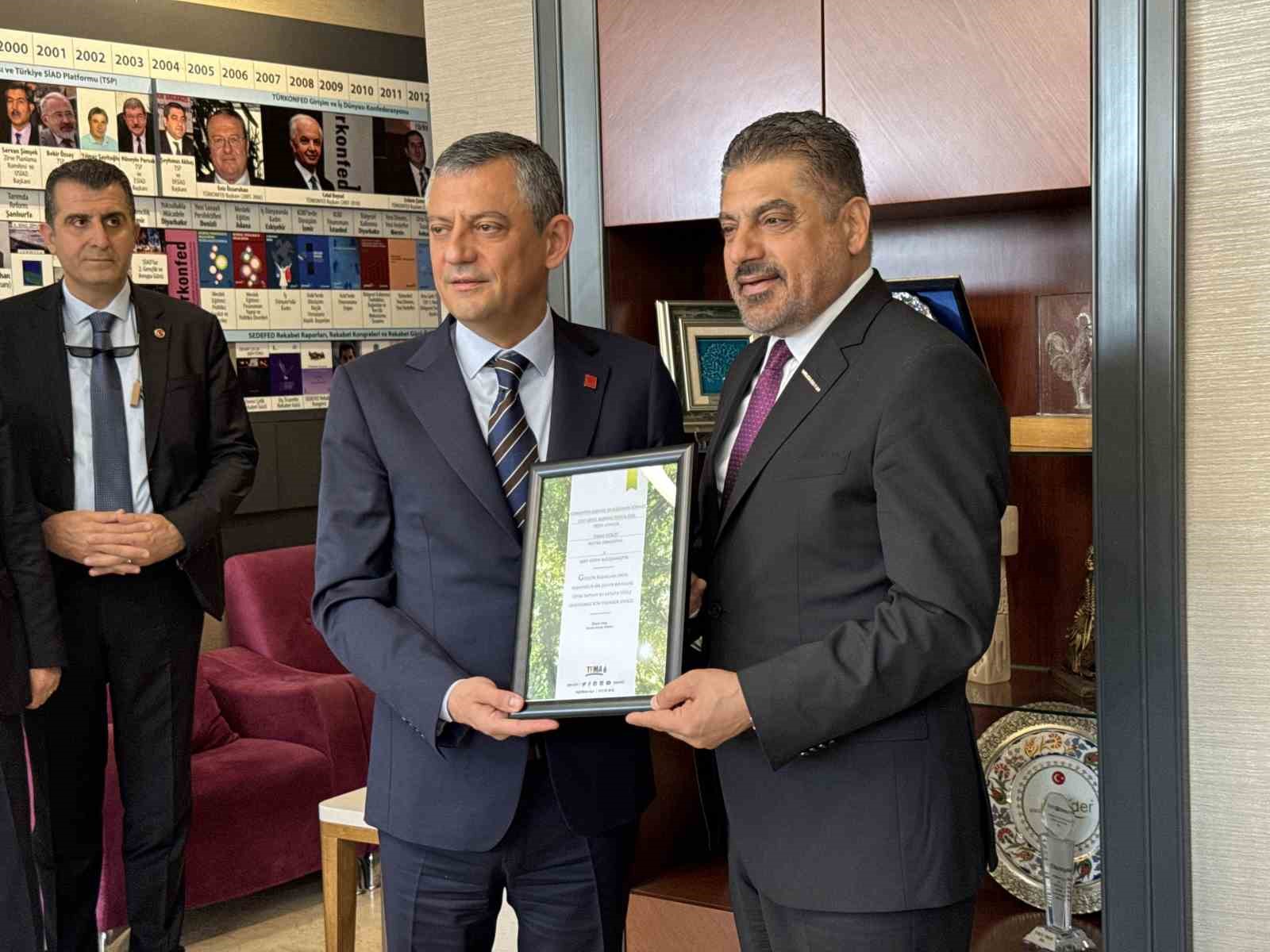 CHP Genel Başkanı &Ouml;zel, T&Uuml;RKONFED&rsquo;i ziyaret etti
