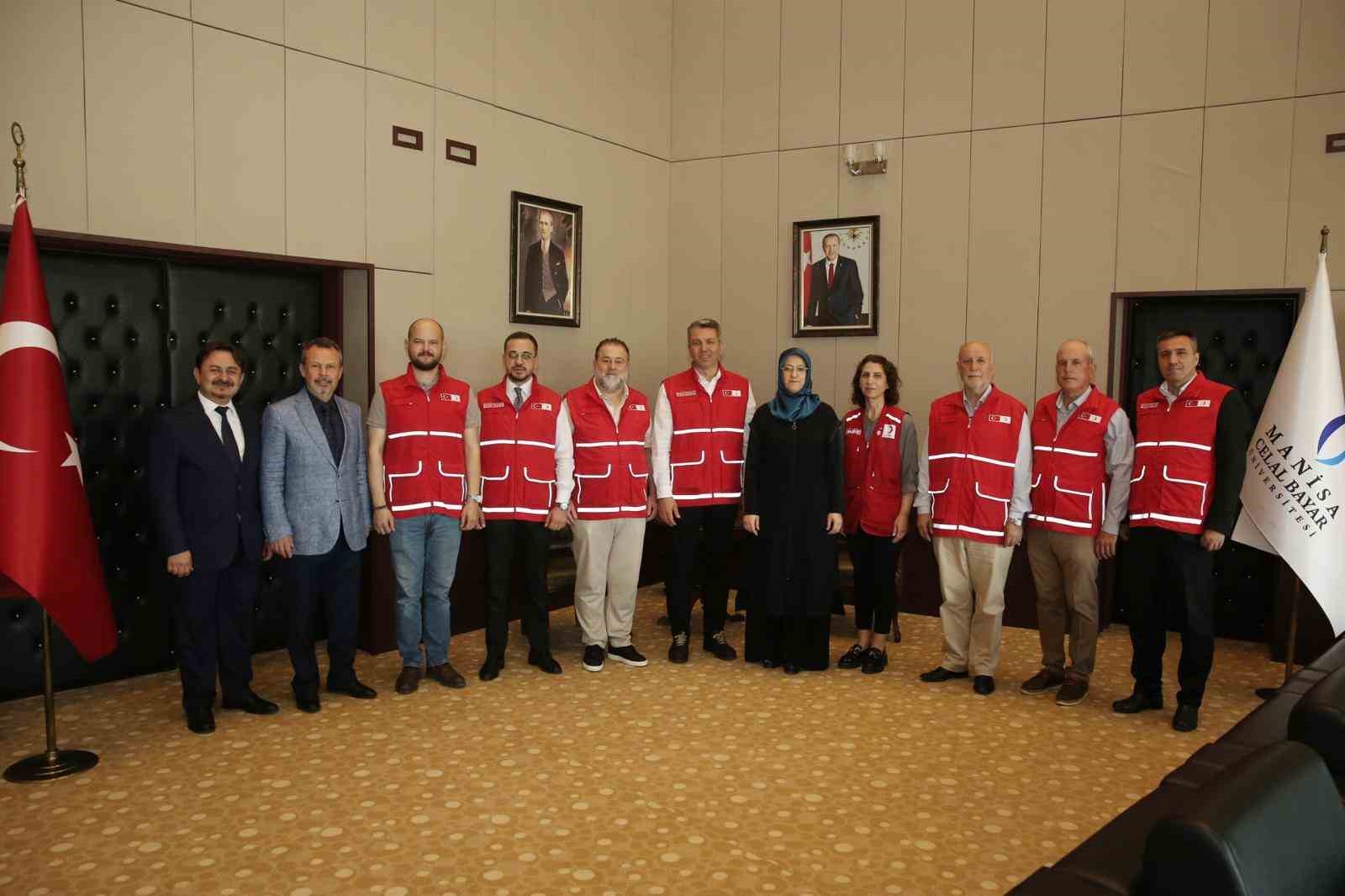 T&uuml;rk Kızılay Manisa, &uuml;niversite &ouml;ğrencileri i&ccedil;in butik a&ccedil;acak
