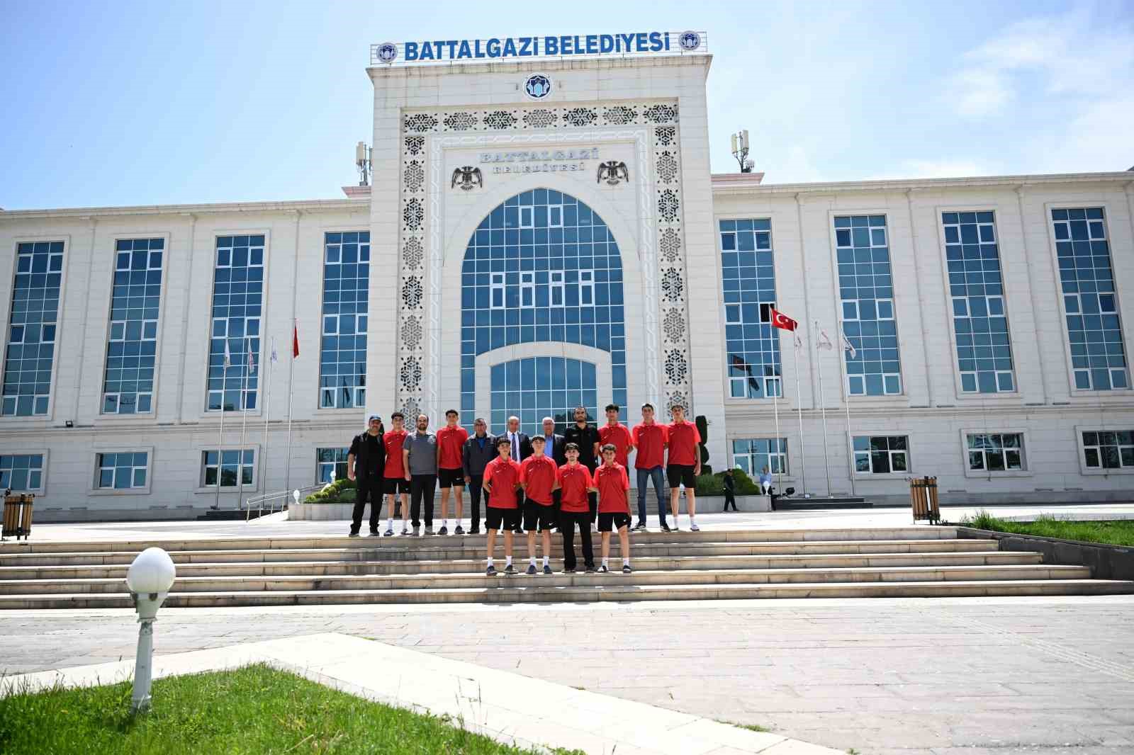 Battalgazi Belediyesi&rsquo;nin spor yatırımları meyvesini veriyor
