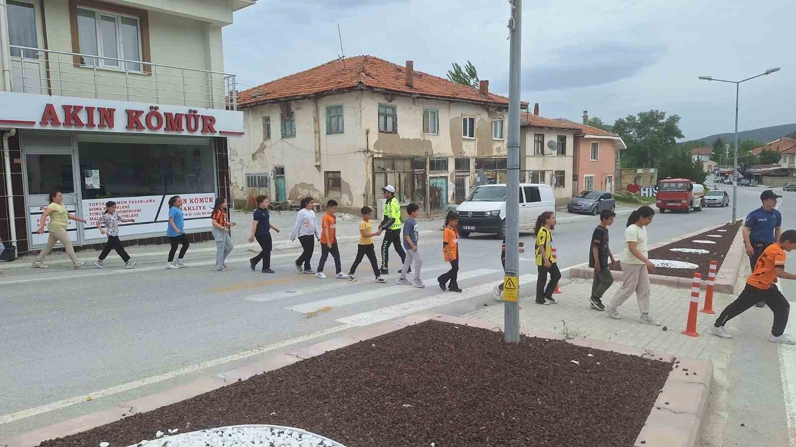 Hisarcık’ta öğrencilere trafik eğitimi