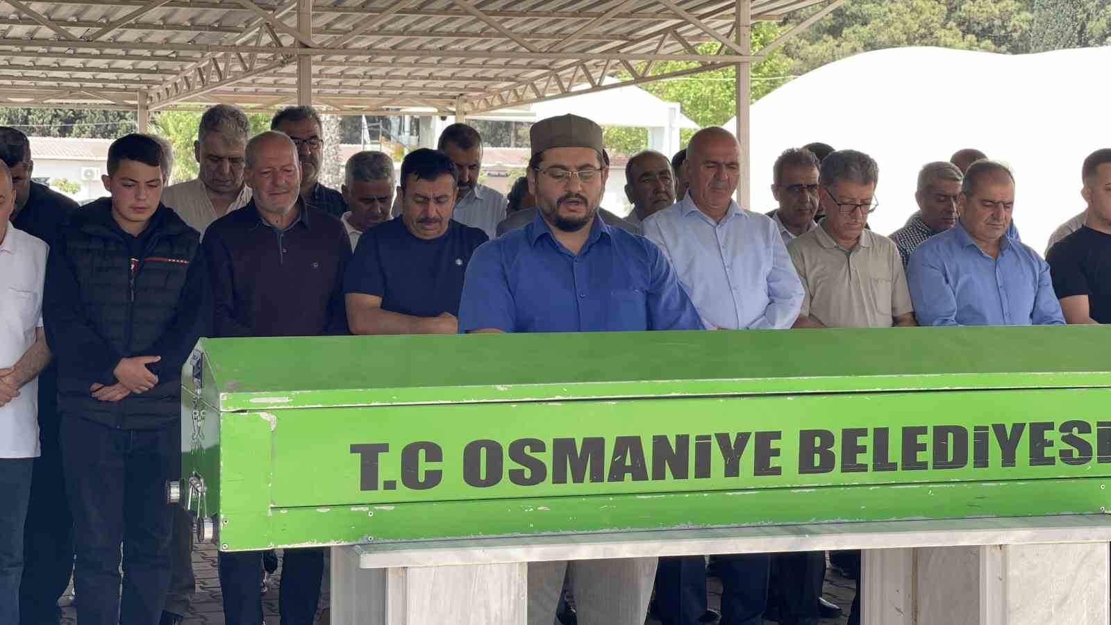 Osmaniye’de kocası tarafından öldürülen kadın gözyaşları arasında toprağa verildi