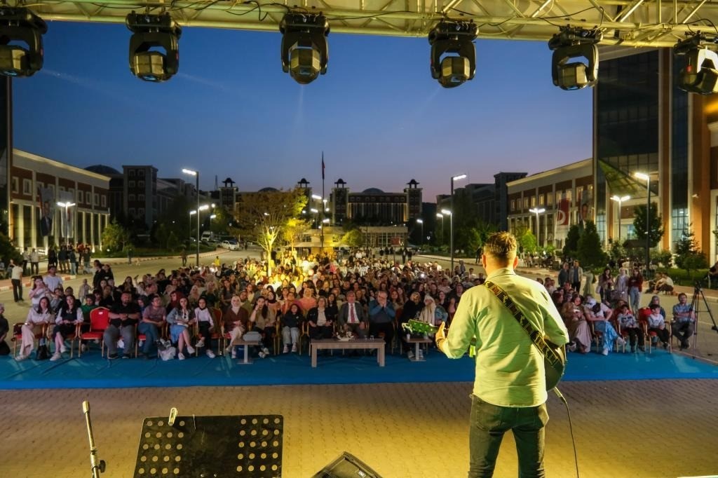 Bilecik&rsquo;te Bilim ve K&uuml;lt&uuml;r Şenliğine binlerce kişi katıldı
