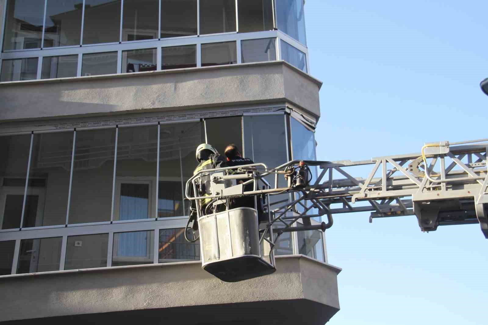 Konya&rsquo;da evin kapısını a&ccedil;mayan yaşlı &ccedil;ift ekipleri alarma ge&ccedil;irdi
